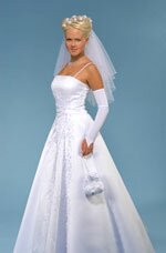 белоснежное свадебное платье